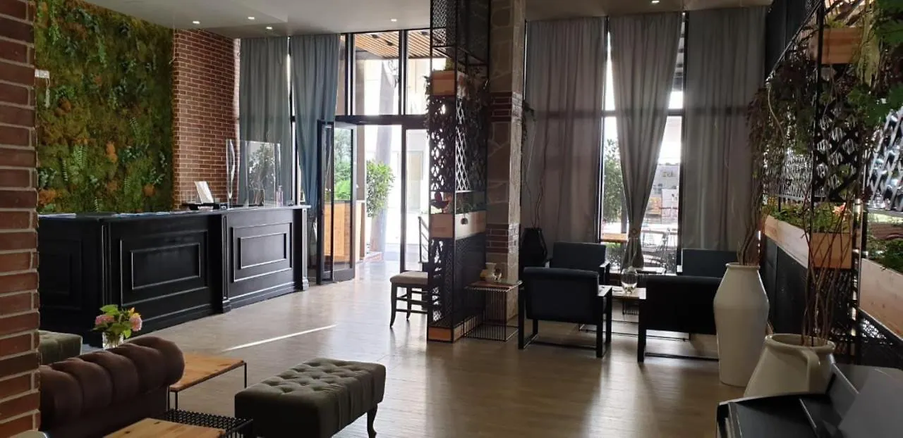 סרנדה Eval Hotel מלון דירות