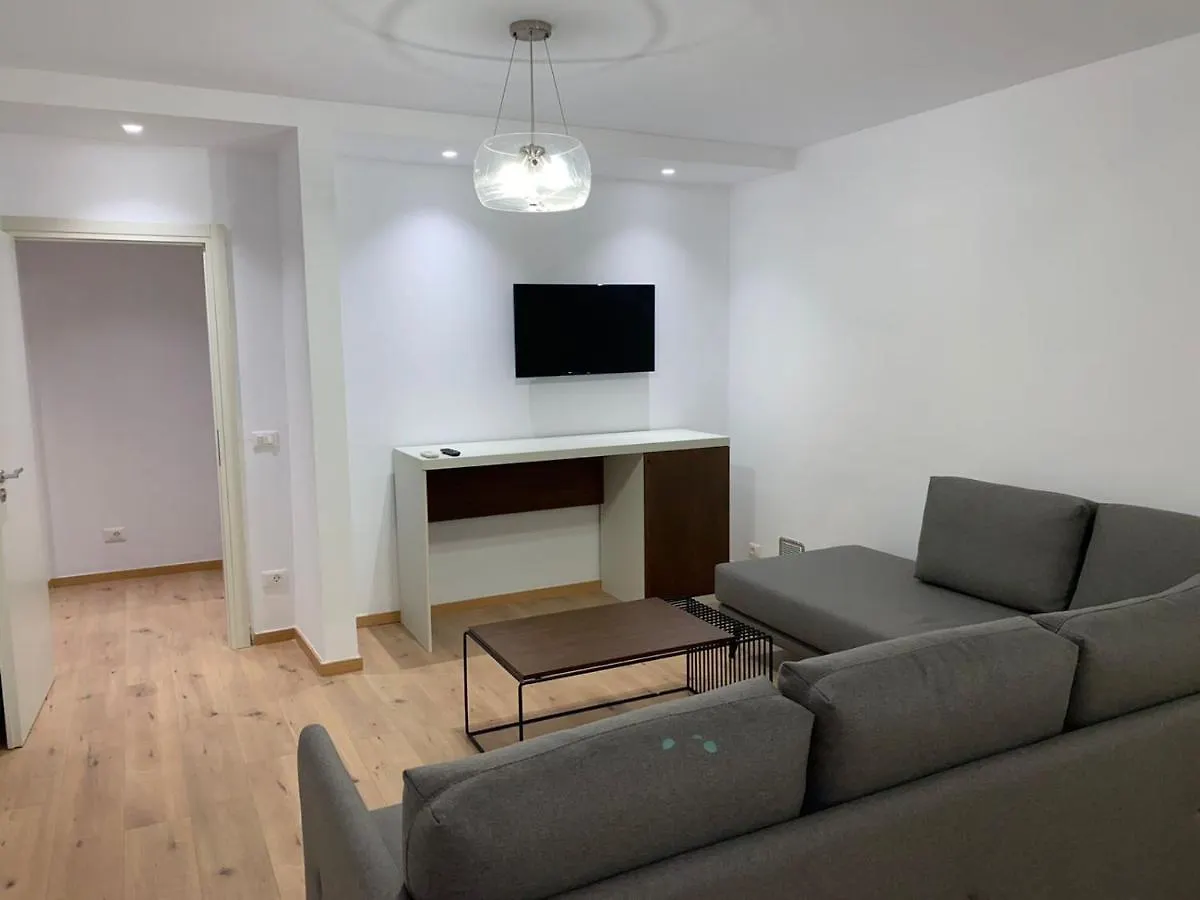 סרנדה Eval Hotel 4*,  אלבניה