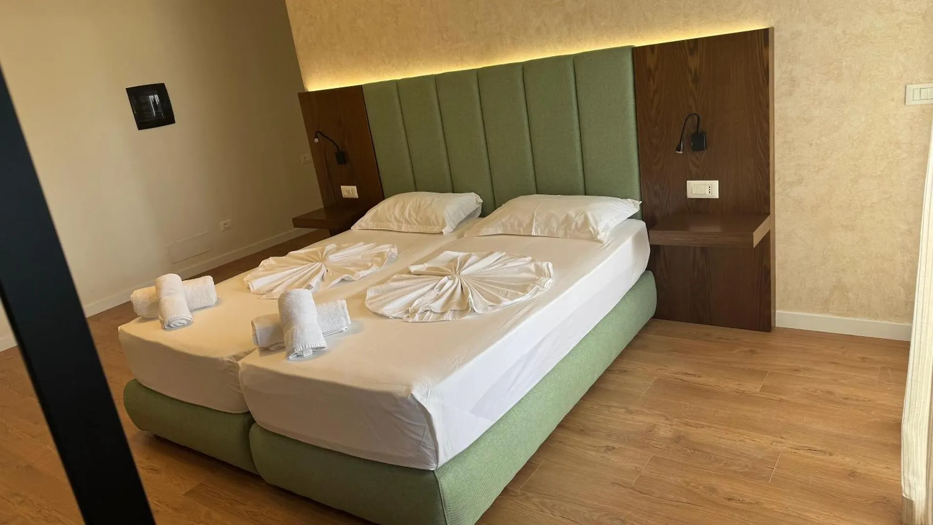 Eval Hotel Saranda Apartmanhotel