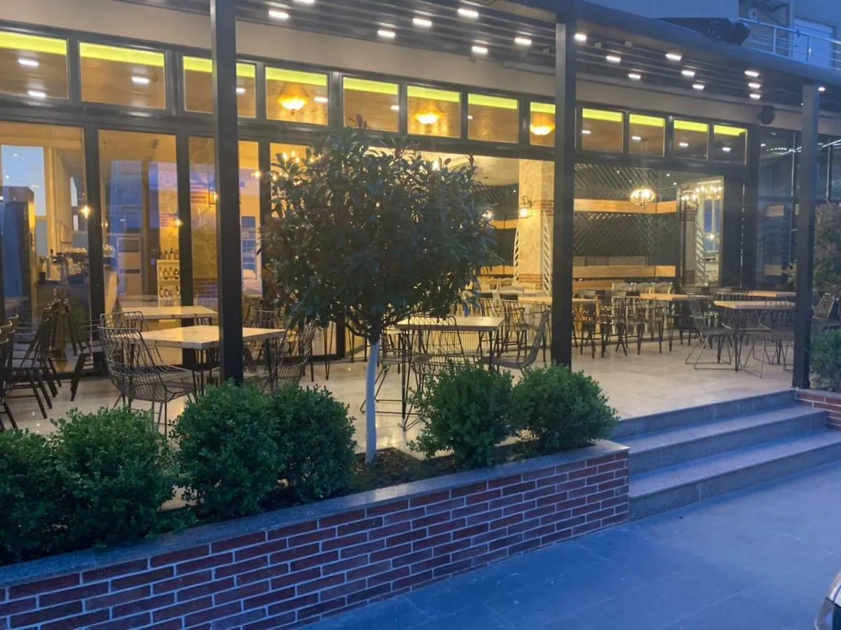 סרנדה Eval Hotel מלון דירות