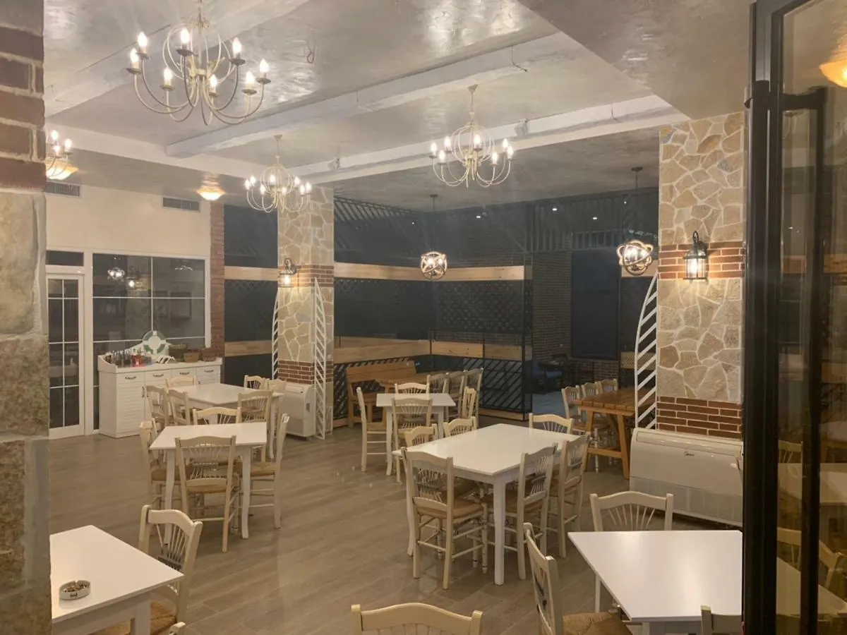 Eval Hotel Sarandë 4*,